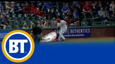 Rangers Beltre Ejected From Game After Moving On Deck Circle Youtube
