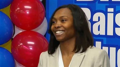 Nc Single Mom Of 4 Claims Share Of 564m Powerball Jackpot