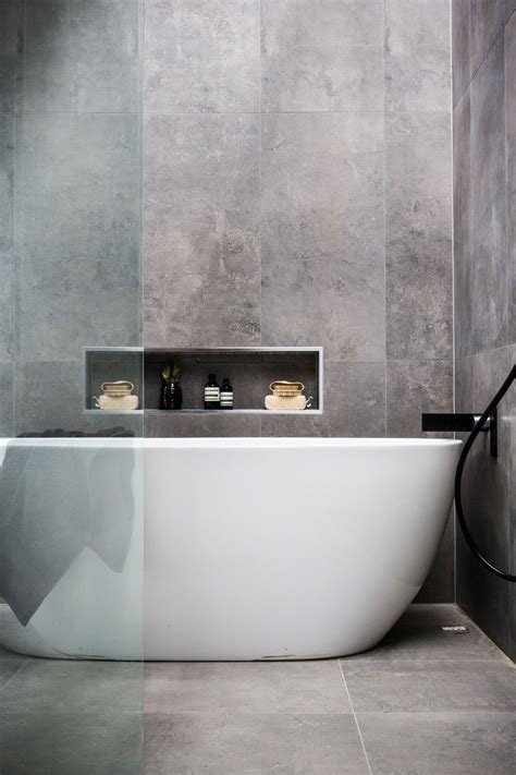 20 Grey Tiles In Bathroom Decoomo