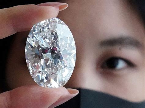 102-carat diamond| Flawless 102-carat diamond, about the size of an egg ...