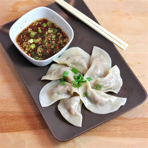 Masyarakat kaum cina mempunyai makanan tradisional sendiri yang membawa maksud dan lambang tersendiri. Syurga Makanan - Malaysia: Makanan Tradisional Kaum Cina