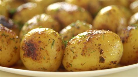 The Actual Way To Make Your Roast Potatoes According To A Top Chef Video Dailymotion
