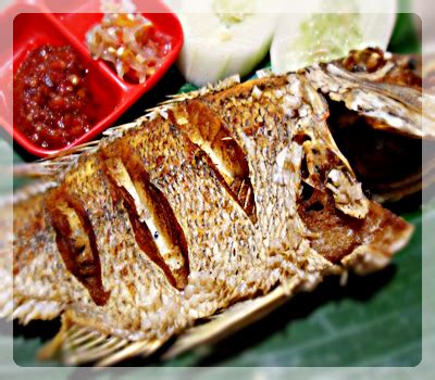 Cara bakar ikan agar dagingnya tidak hancur, jangan olesi bumbu dari awal. Kakap Bakar Bumbu Bali - Pengalaman Makan Ikan Kakap ...