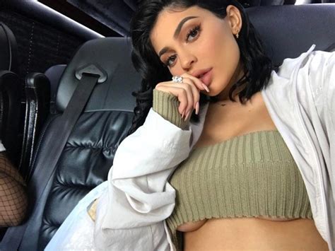 Celebs Who Prove That Underboob Is Still A Thing Fashion Magazine