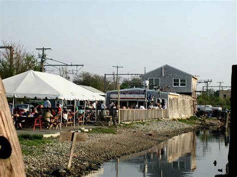 Seafood, lobster rolls, savory, new london food trucks. Captain Scott's Lobster Dock | Roadfood