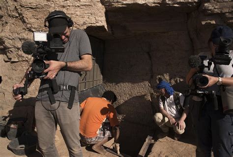 Las Excavaciones De La Uja En Asuán Egipto Protagonistas En Una