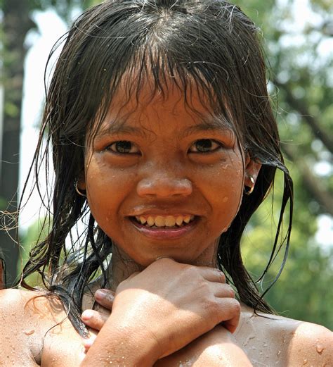 2nd Cambodia Girl In Park Close Up Confuser Flickr
