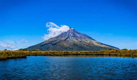 Mt Taranaki One Of The Most Symmetrical Volcanos In The World On A