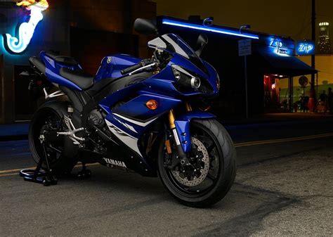 I am the proud owner of a 2008 model yamaha r1x sports bike, i currently live in australia where the bike was purchased, and would like to know how to convert the speedo to mph instead of kph, as i am moving back to the uk and would like to take the. 2008 Yamaha YZF-R1 - Picture 204775 | motorcycle review ...