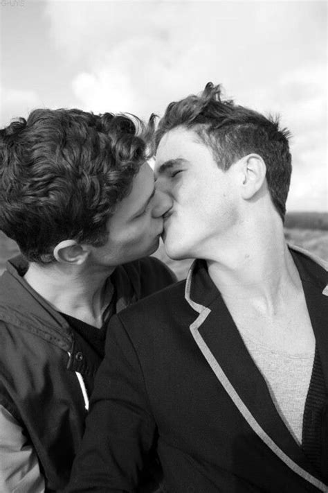 Pin By Manffred On Gay Life As I See It Anyway Gay Love Men Kissing Lgbt Love