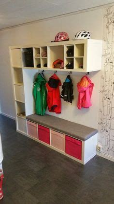 Spielzimmer kinderzimmer wandgestaltung kinderzimmer kinderzimmer gestalten kinderzimmer einrichten baby kinderzimmer ikea esszimmer mädchen schlafzimmer esszimmer ideen kinder. Kallax entryway (IKEA Hackers) | Garderobe kinder, Ikea und Expedit regal