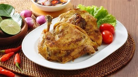Resep ayam goreng tulang lunak. 10 Aneka Kreasi Resep Ayam Goreng Bumbu a la Royco Yang ...