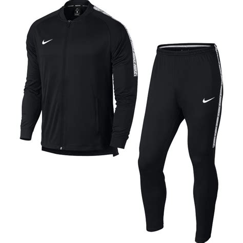 Comparez et achetez des survêtements nike pas cher sur shopalike. Ensemble survêtement Nike noir 2017 sur Foot.fr