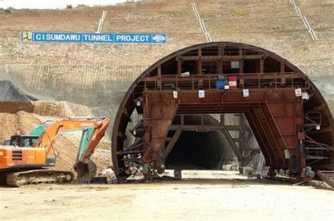 Terowongan Pertama Dan Terpanjang Di Indonesia Ada Di Jalan Tol Daerah