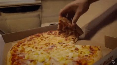 #food #food gif #food glorious food #anime gif #anime food #anime aesthetic #anime art #anime food gif #90s anime #old anime. Pizza GIF by Yevbel - Find & Share on GIPHY