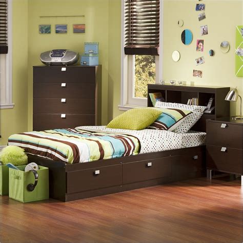 Transitioning your little one from the crib into a toddler bed is a special time for both parent and child; South Shore Bedroom Furniture | Bedroom Sets