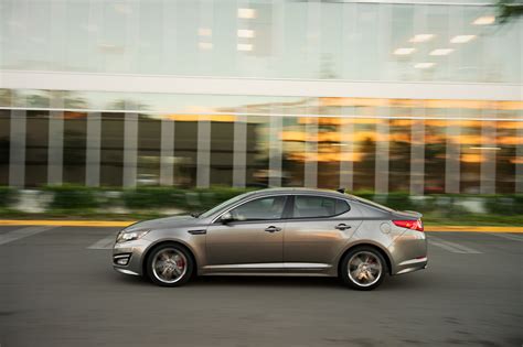 Updated 2013 Kia Optima Hybrid Hits 40 Mpg