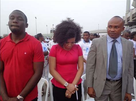 5:06am on sep 05, 2011. Pictures - Nollywood Actor Enebeli Elebuwa's Burial
