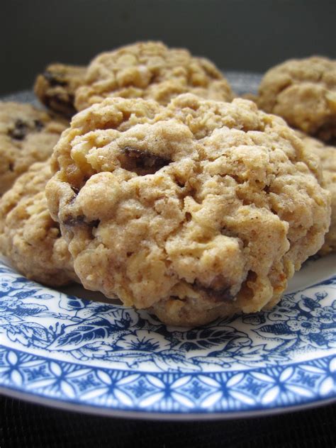 Walnut Oatmeal Raisin Cookies