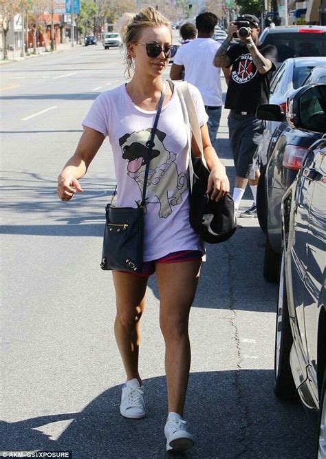 Pin By Tomas Stenfors On Kaley Cuoco Athletic Attire Fashion Yoga