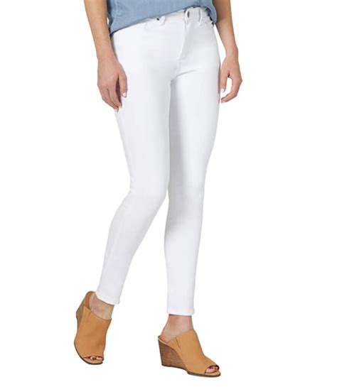 The Best White Jeans For Women 2021 Stylish White Denim For Summer The Hollywood Reporter