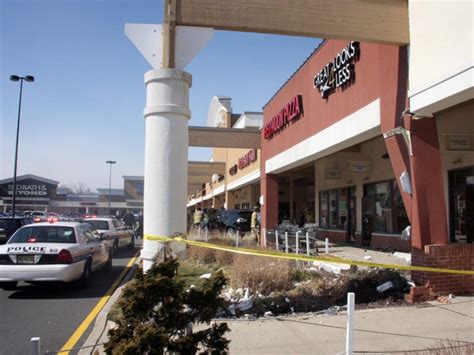 Vehicle Slams Into Front Of Pizzeria At Mercer Mall Lawrenceville Nj
