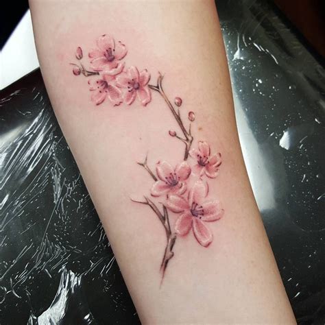 40 Idées De Tatouage De Fleurs Quelle Est Leur Signification Mode