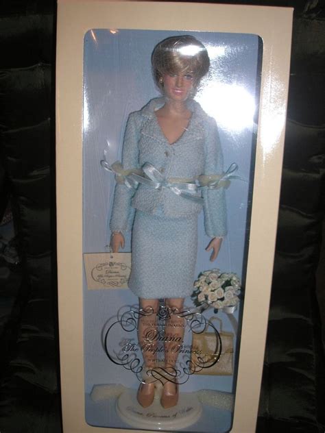 Franklin Mint Diana The Peoples Princess Portrait Doll With Blue Suit
