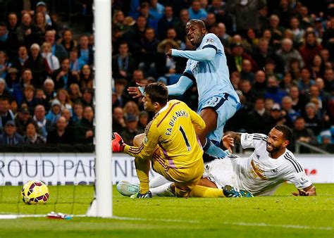 All direct matchesswa home man away swa away man home. Manchester City vs Swansea City - Manchester Evening News