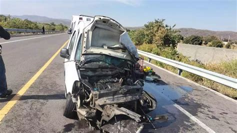 Fatal Accidente En La Autopista Siglo Xxl Hay Un Motociclista Muerto Y Dos Lesionados Ambas Manos