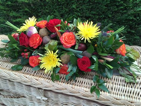 Other Funeral Choices - Coffins, urns, services - Full Circle Funerals