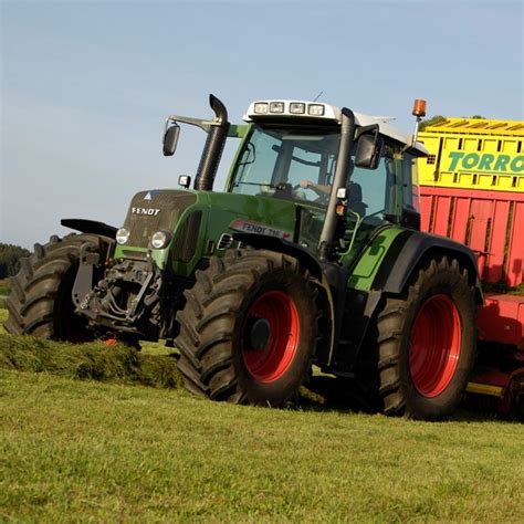 Heii hier wieder ein video :) dies ist ein fendt 712 vario tms am säen bei unserem acker beim eggen. Fiche technique Tracteur FENDT 712 Vario de 2005 - Terre ...