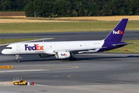 Federal Express Fedex Boeing 757 200f N910fd Chris Jilli Flickr