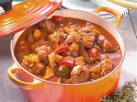 Ungarisches Paprika- Gulasch Rezept