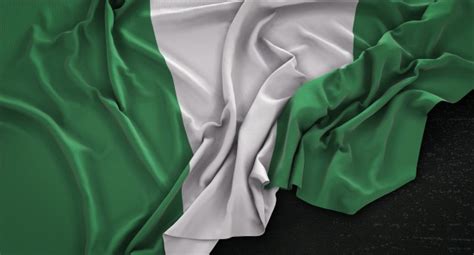 Die flagge von nigeria wurde 1959 entworfen und am 1. Nigeria-flagge auf dunklen hintergrund 3d render ...