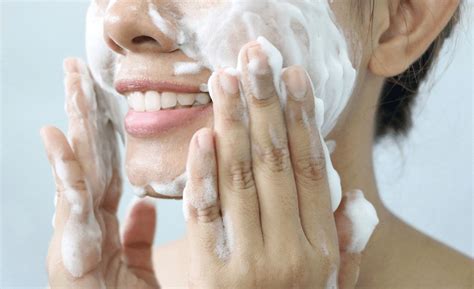 15 Best Face Washes And Cleansers For Hyperpigmentation 2020