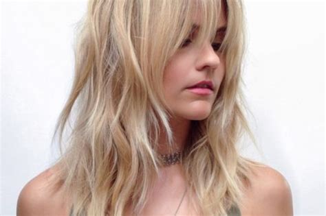 Shaggy medium length hairstyles for thin hair are all the rage, so why not to. 25 Best Shoulder Length Curly Hair Ideas (2020 Hairstyles)