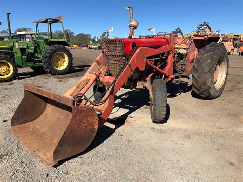 Massey Ferguson Tractor With Front End Loader Auction 0005 7023061