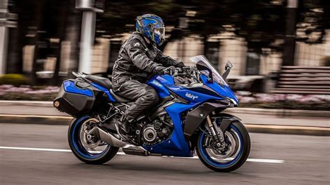 Suzuki Gsx S 1000 Gt Travel Edition 0 60 Quarter Mile Acceleration