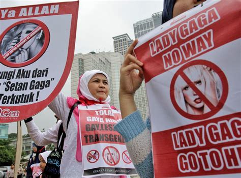 Lady Gaga Gagged As Indonesia Cancels Gig The Independent The Independent