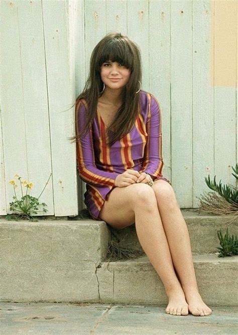 Linda Ronstadt Photographed By Henry Diltz In 1969 R Oldschoolcool
