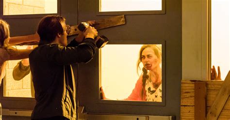 Watch tv series starring mary mouser. Hold Onto Your Teeth: 2 New Shows Herald the Creepy Season ...