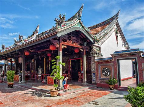 Di sini, disenaraikan 50 tempat makan menarik di melaka tanpa mengikut ranking dan populariti. 10 Tempat untuk dikunjungi di Melaka