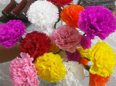 She never contemplated another career and started studying drama and music at the age of 13. Vara De Flores De Papel Crepe - $ 13.00 en Mercado Libre