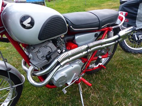 Honda pioneered the modern lightweight motorcycle in 1948. OldMotoDude: 1965 Honda CL77 scrambler on display at 2016 ...