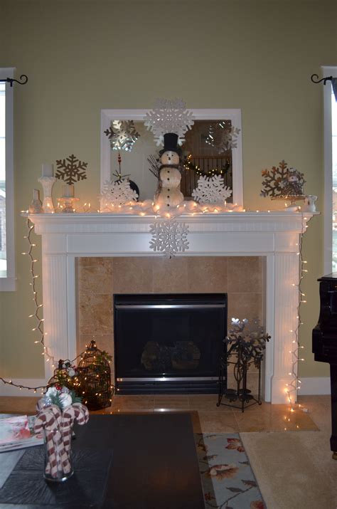 30 Winter Fireplace Mantel Decor