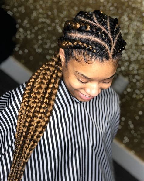 French braid suits best on unwashed hair or messy hair. 🌹6 FEED-IN BRAIDS 🌹 (swipe ⬅️ for all angles