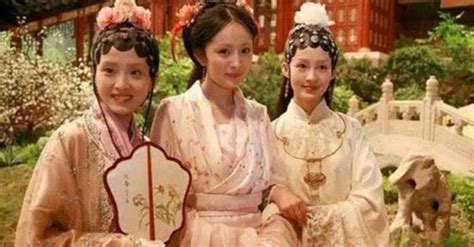Là phu quân của người phụ nữ đầy quyền lực, hoàng tế philip không có vị thế gì về mặt hiến pháp. Ngôi sao: Xuất thân nô tì, Nữ hoàng làng phim Trung mà ít ...