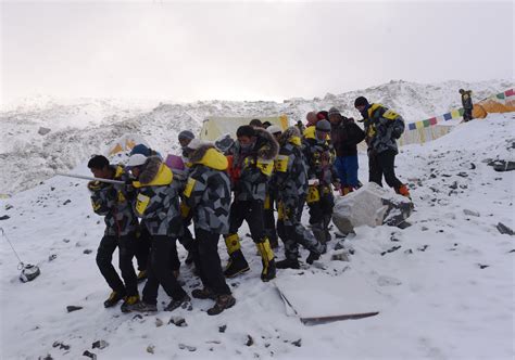 Mount Everest Avalanche Survivors Recall Sudden Silence Grisly