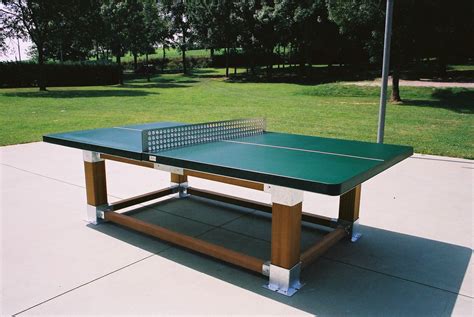 Joueur de free ping pong, j'adapte les règles sur mon terrain favori : pingpong table | Outdoor ping pong table, Ping pong table, Ping pong